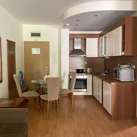 Apartment Vip райский сад, огромная студия с садом